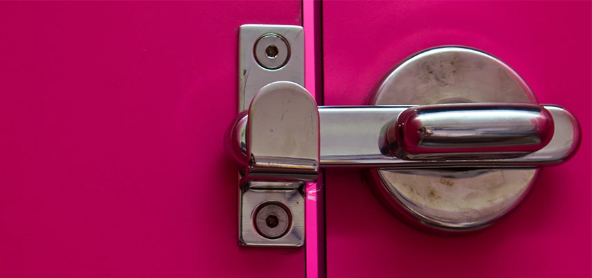 Childproof Gate Lock in Calipatria, California