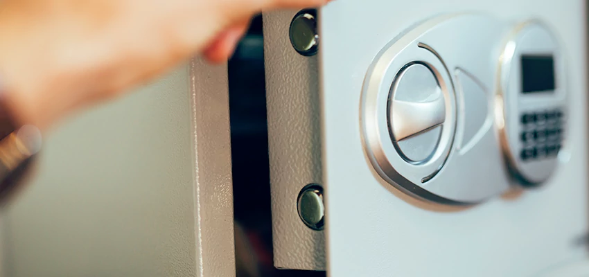 Fingerprint Safe Openers in Calipatria, CA